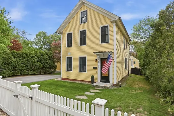 253 Great Rd, Bedford, MA 01730