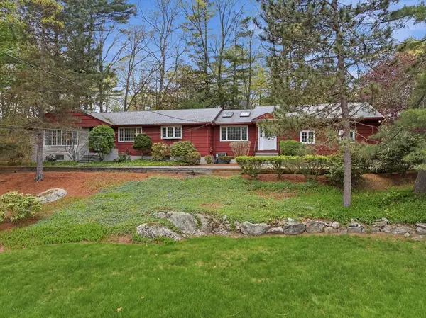 32 Hayden Lane, Bedford, MA 01730