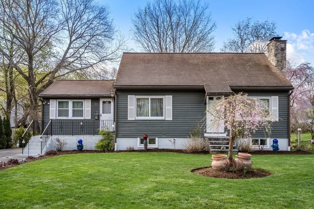 40 Manor Rd, Shrewsbury, MA 01545 - #1