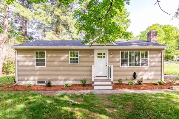 24 Vernon Rd, Medway, MA 02053