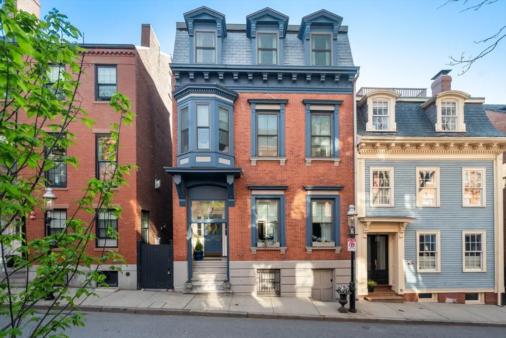 31 1/2 Mt. Vernon #2, Boston, MA 02129 - #1