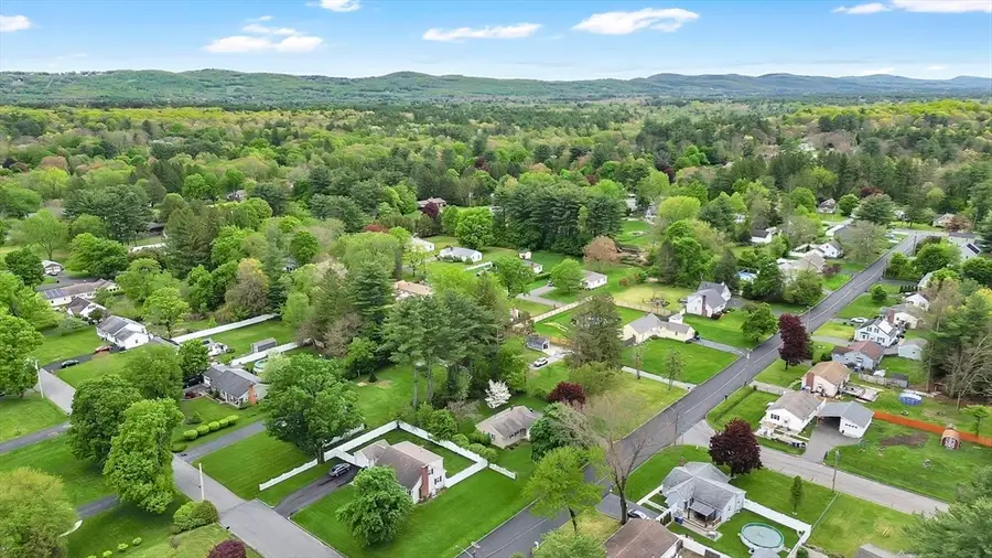 95 Old Lane Rd, Springfield, MA 01129 - #3