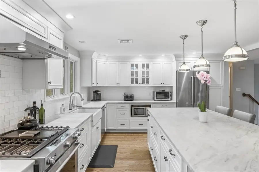 15 Harvard Dr, Bedford, MA 01730 - #2
