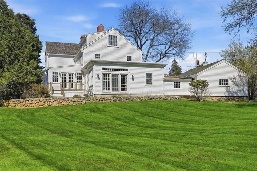 215 Prospect St, Hingham, MA 02043 - #2