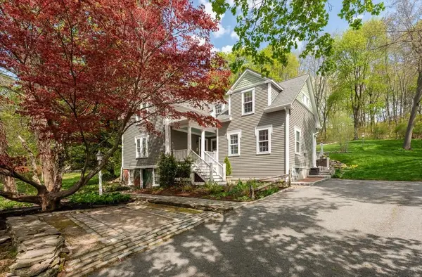 31 High St, Ipswich, MA 01938
