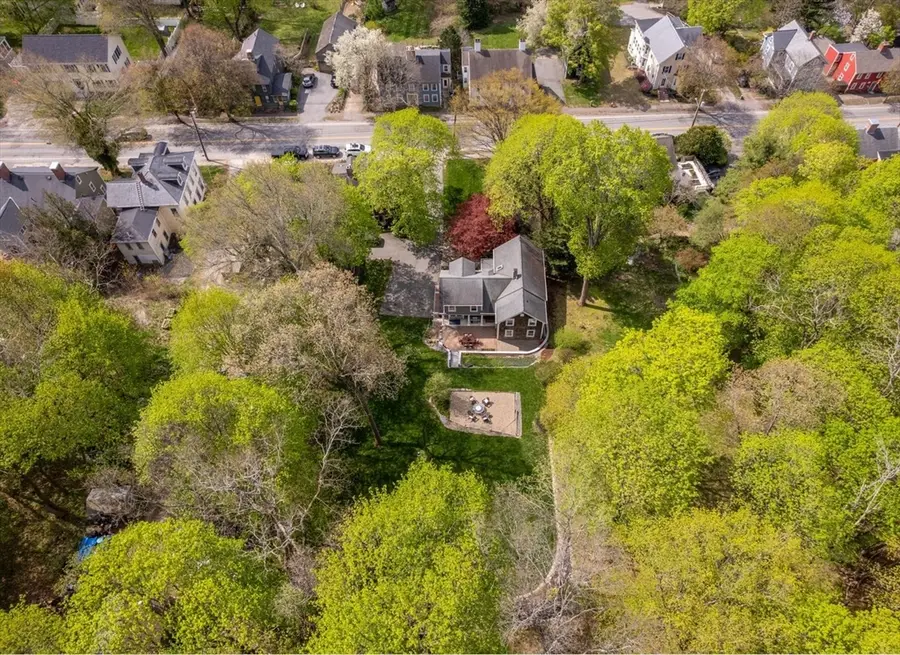 31 High St, Ipswich, MA 01938 - #3