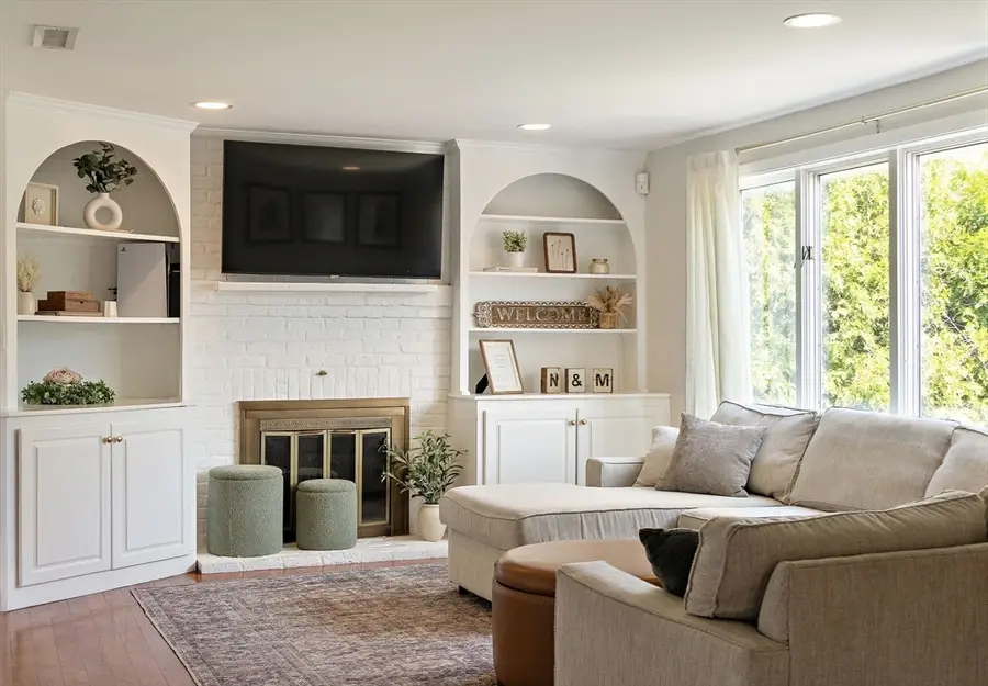 18 Nob Way, Lowell, MA 01852 - #3