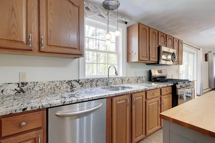 1 Kayla Ln, Pepperell, MA 01463 - #3