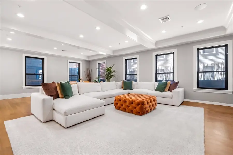 377 W 1st St #2, Boston, MA 02127 - #2