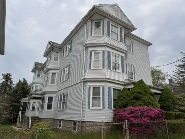 76 Globe St, Fall River, MA 02724 - #1