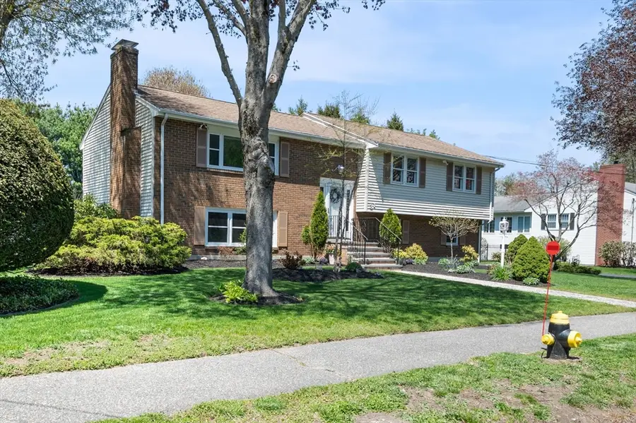 31 Rustic Ln, Reading, MA 01867 - #2