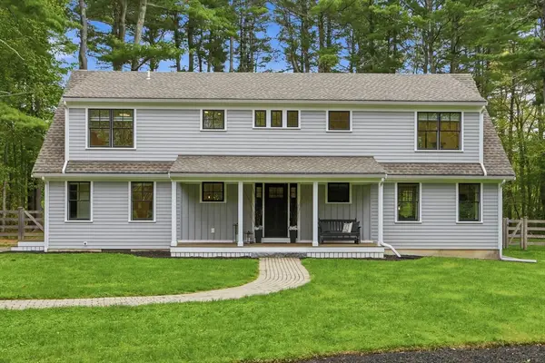 136 Holden Wood Rd, Concord, MA 01742