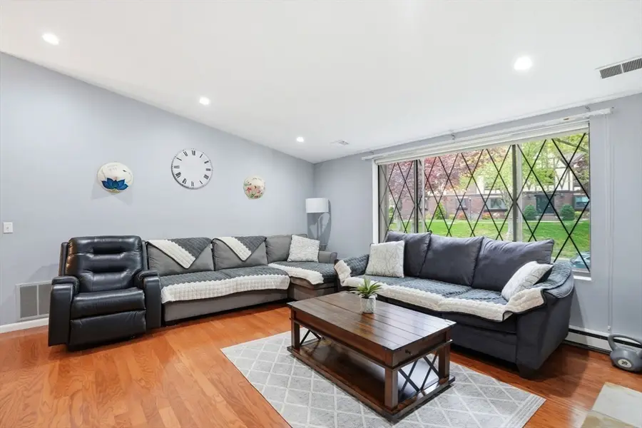 11 Royal Lake Dr #6, Braintree, MA 02184 - #3