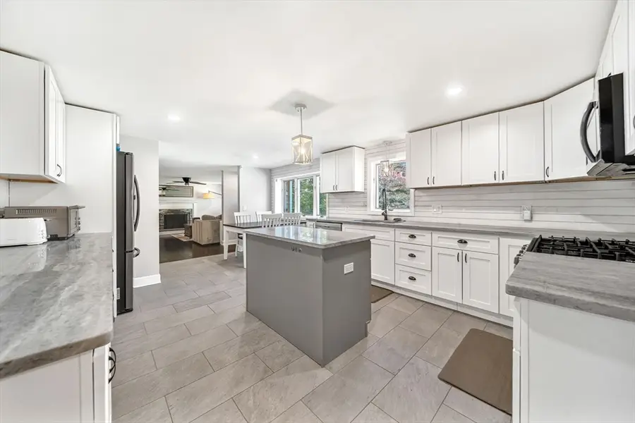 92 Norlen Park, Bridgewater, MA 02324 - #3