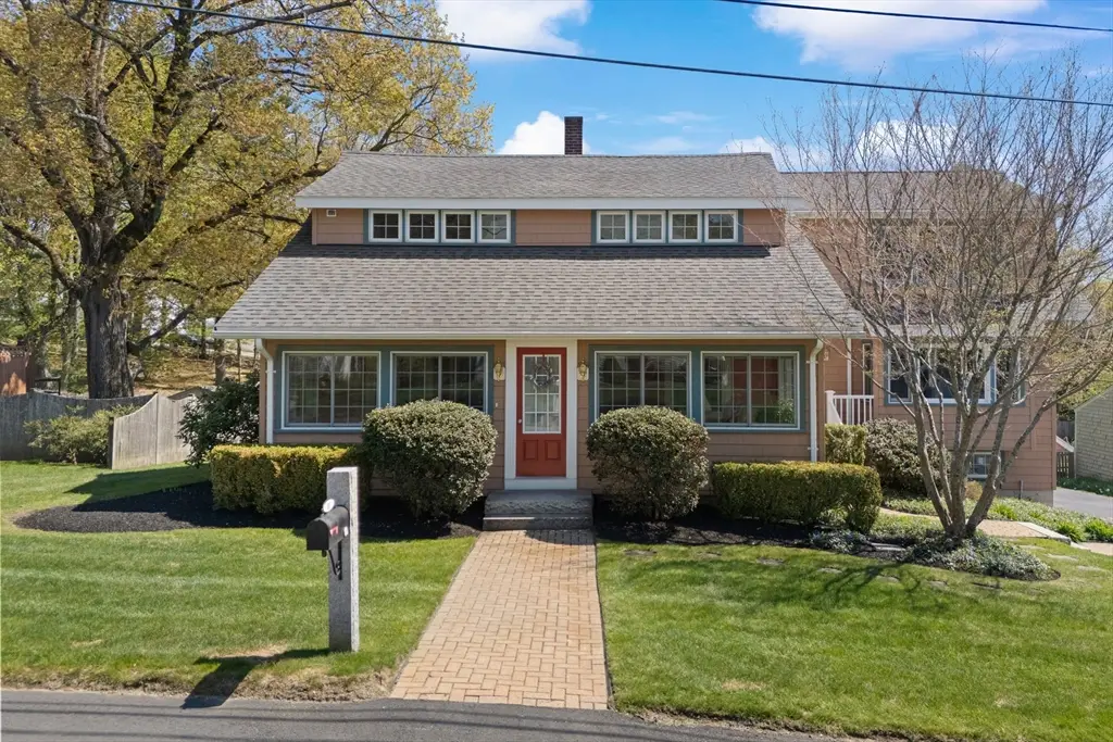 11 Highland Ave, Groveland, MA 01834 - #1
