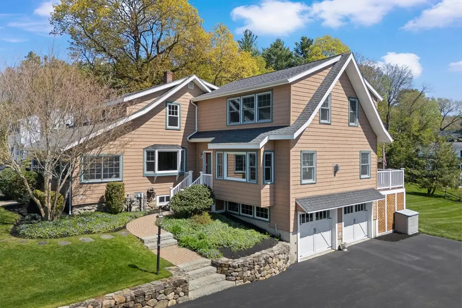 11 Highland Ave, Groveland, MA 01834 - #2