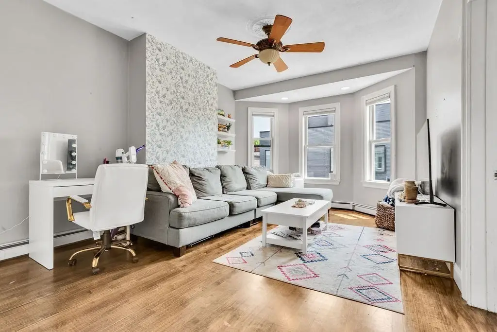 17 I St #3, Boston, MA 02127 - #1
