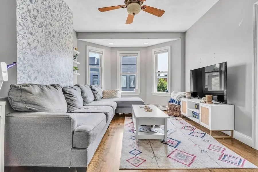 17 I St #3, Boston, MA 02127 - #3