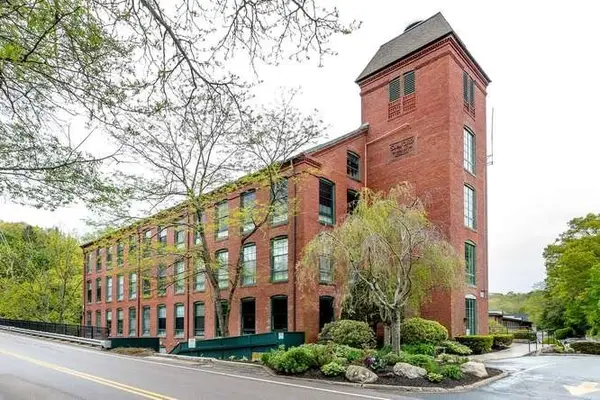 14 Sanford St #66, Medway, MA 02053