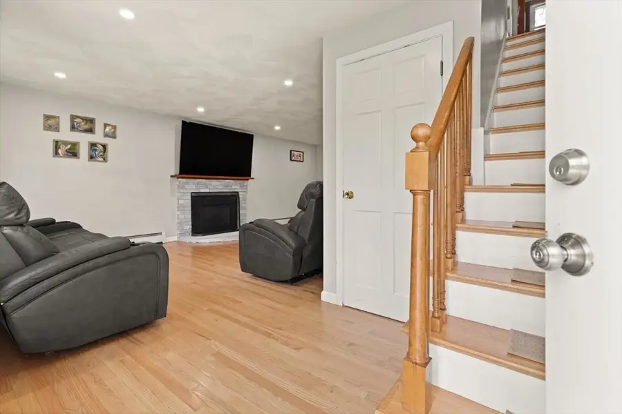8 Matthew Lane, Chelmsford, MA 01824 - #3