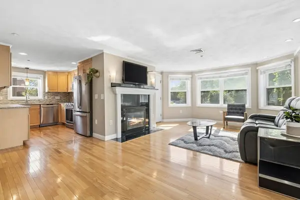 437 N Main St #C, Andover, MA 01810
