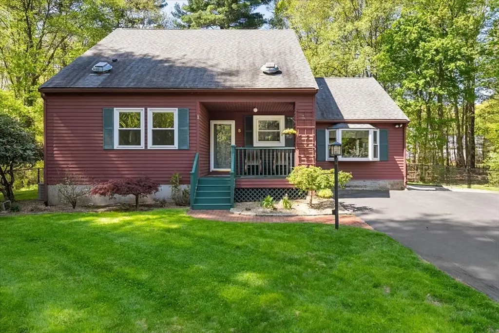 5 Stanley Road, Medway, MA 02053 - #1