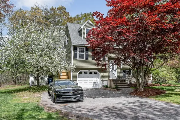 71 Mollie Drive, Tewksbury, MA 01876