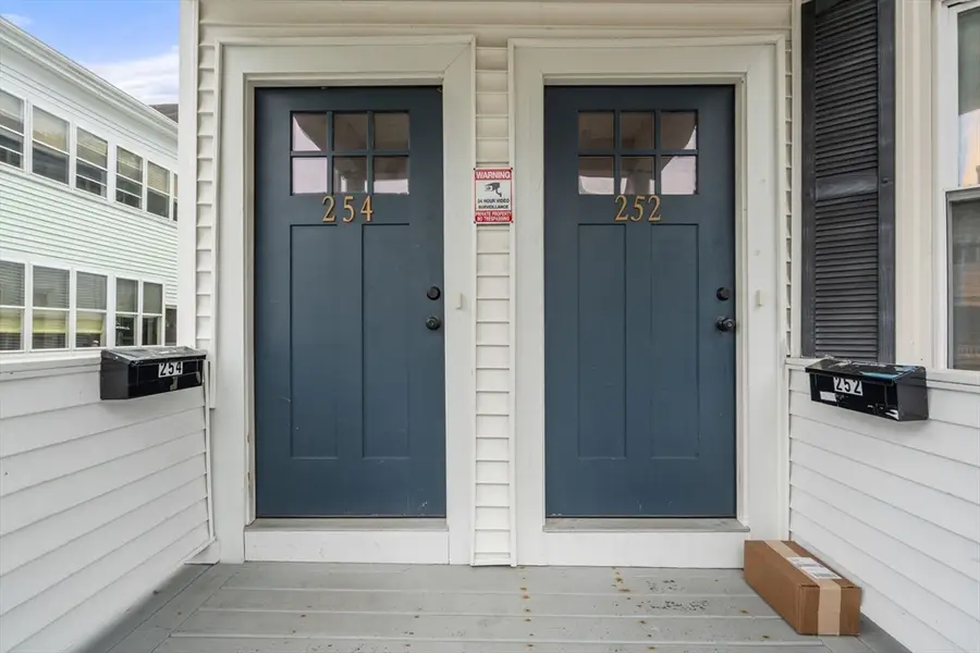 252 Shaw St, Lowell, MA 01851 - #3