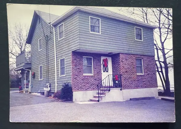 24 Montvale Ave, Stoneham, MA 02180