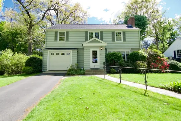 129 Chalmers St, Springfield, MA 01118
