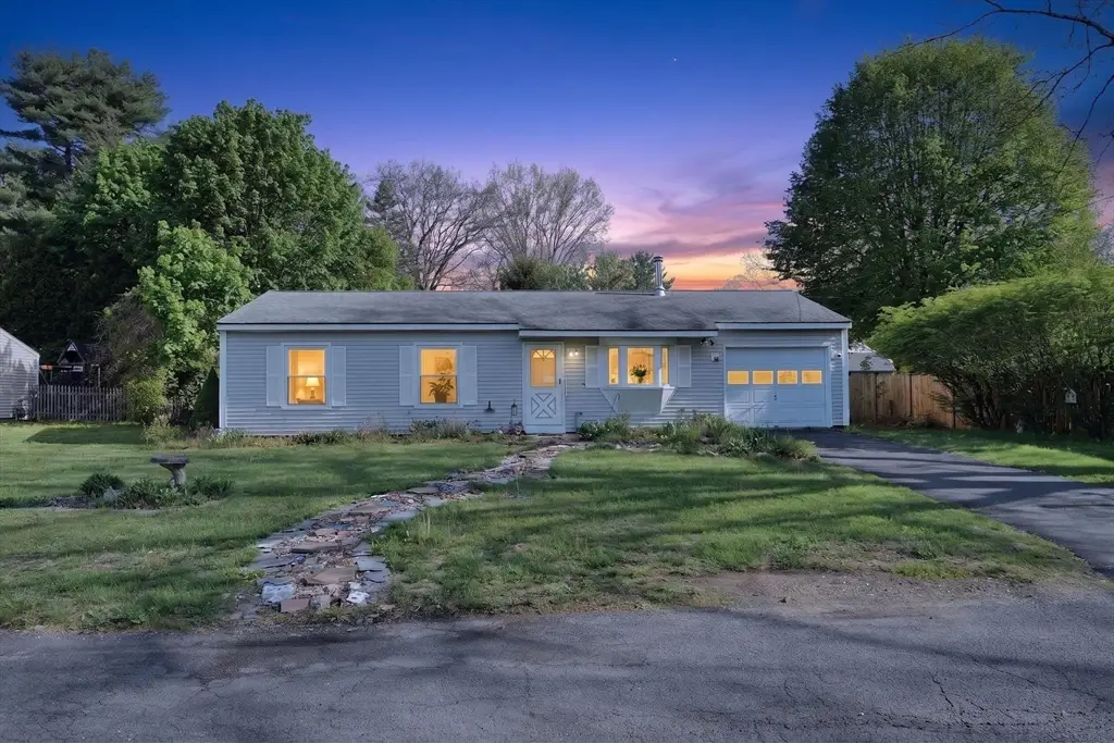 13 Drewsen Dr, Northampton, MA 01062 - #1