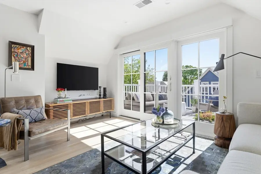 27 Saxton St #3, Boston, MA 02125 - #3