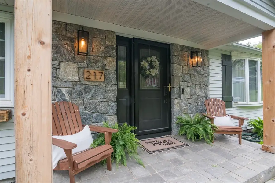 217 Pleasant St, East Longmeadow, MA 01028 - #2