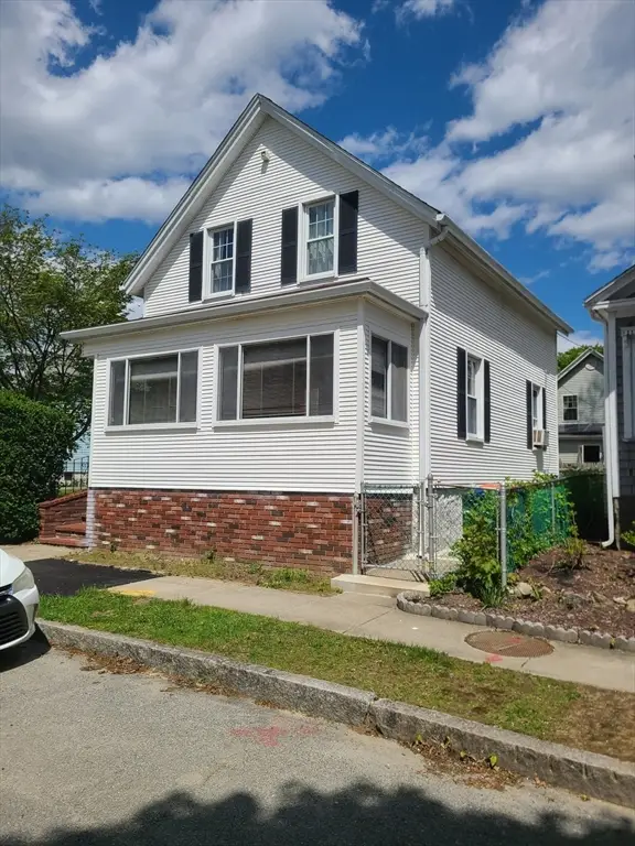 114 Rounds St, New Bedford, MA 02740 - #1