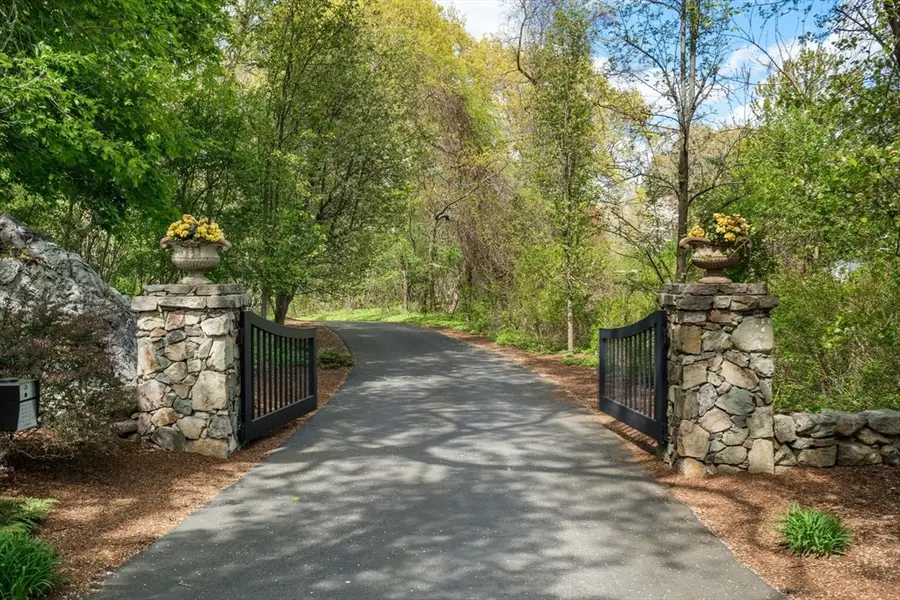 1A Hartford Street, Dover, MA 02030 - #2