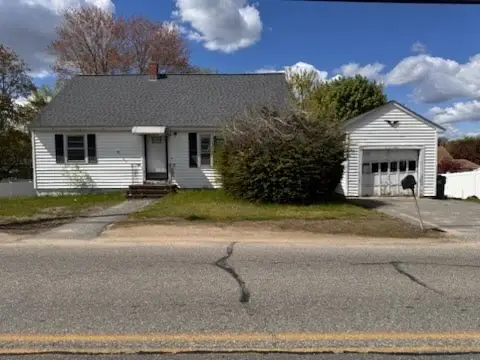 412 Oak St, Methuen, MA 01844