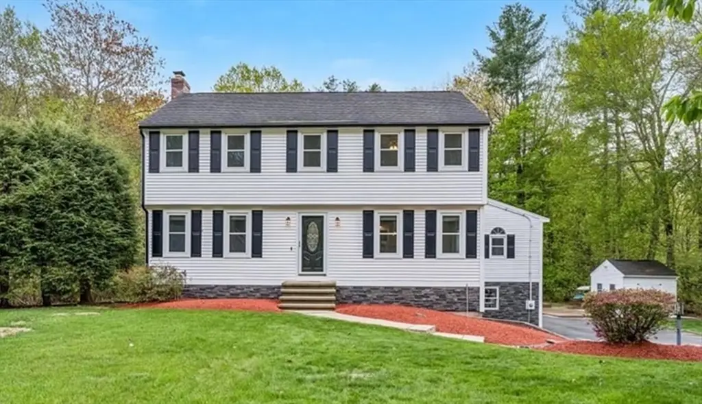 9 Robinhood Road, Tyngsborough, MA 01879 - #1