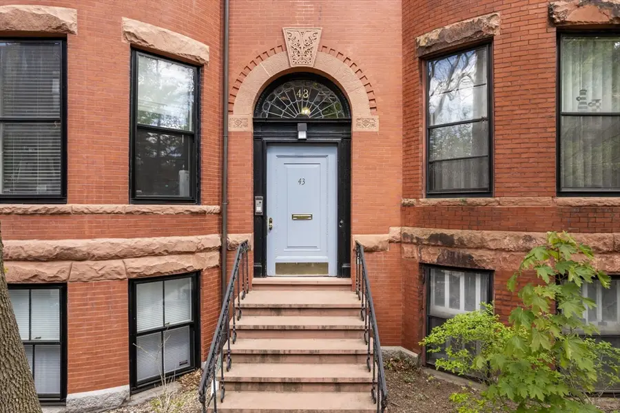 43 Carlton St #2, Brookline, MA 02446 - #2
