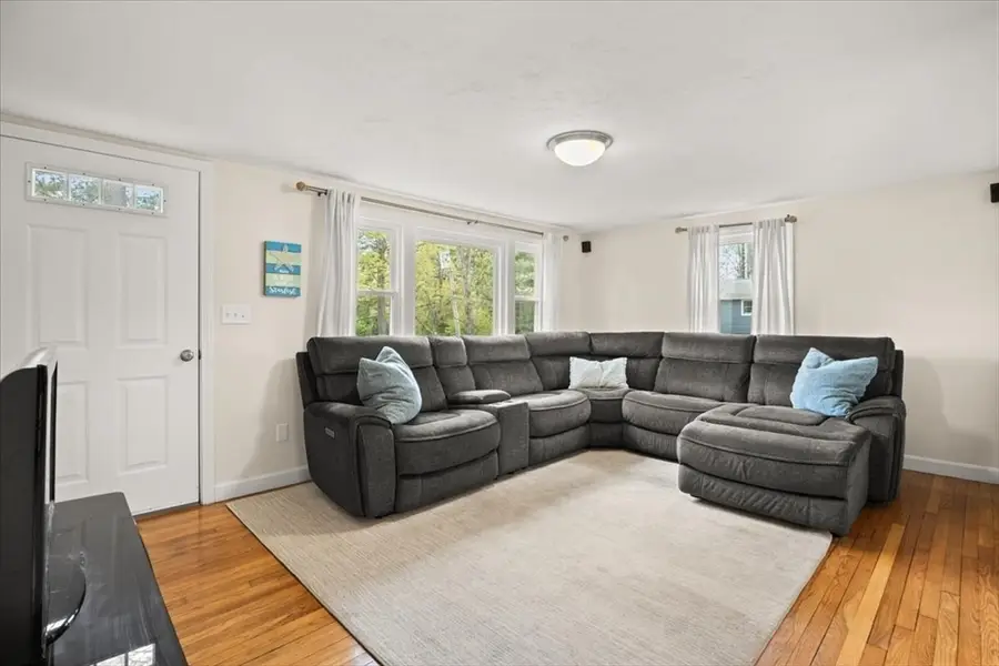 17 E Boundary Rd, Pembroke, MA 02359 - #3
