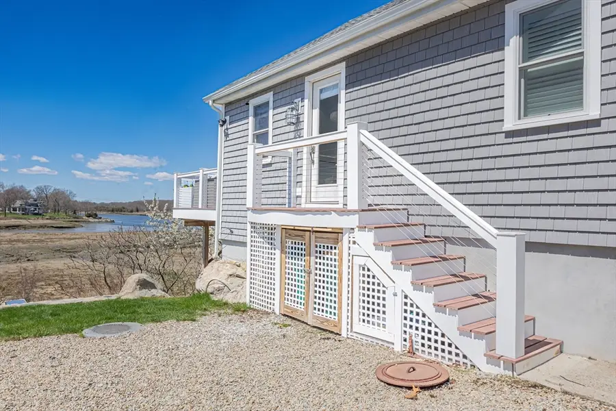 9 Chestnut Pl, Hingham, MA 02043 - #3
