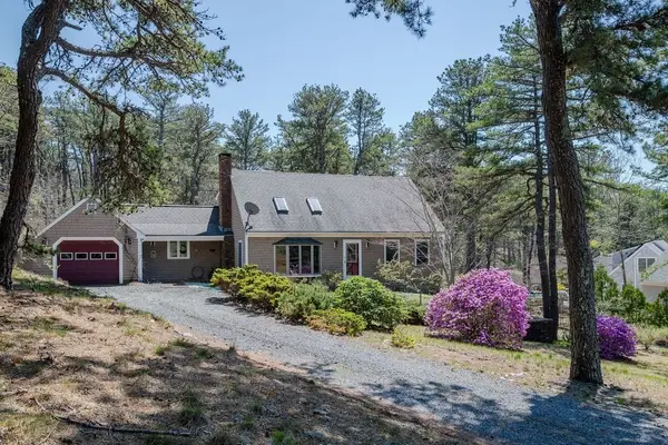 110 Wellfleet Woods Ln, Wellfleet, MA 02667