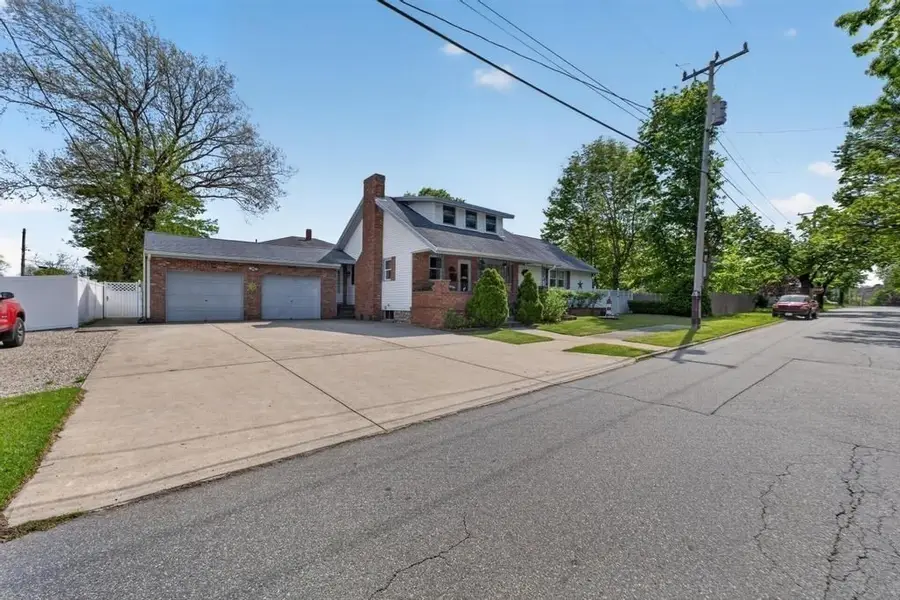 1096 Joyce Street, New Bedford, MA 02745 - #3