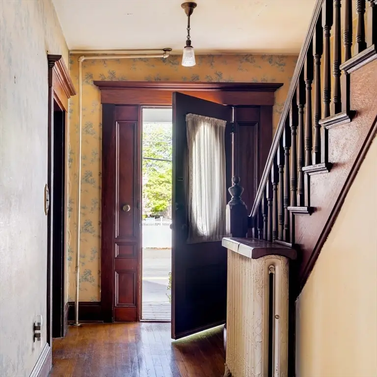 5 Washington St, Stoneham, MA 02180 - #1