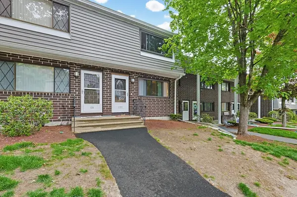 123 Farrwood Dr #123, Haverhill, MA 01835