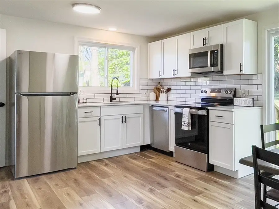 41 Loretta St, Springfield, MA 01118 - #2