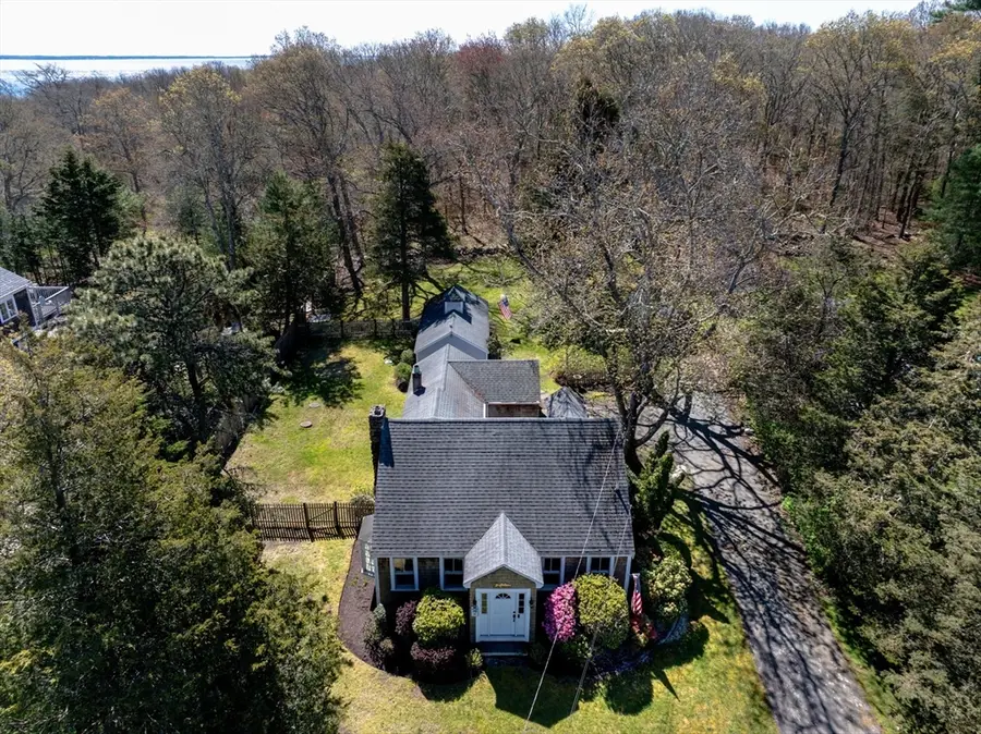 12 Noyes Ave, Mattapoisett, MA 02739 - #2