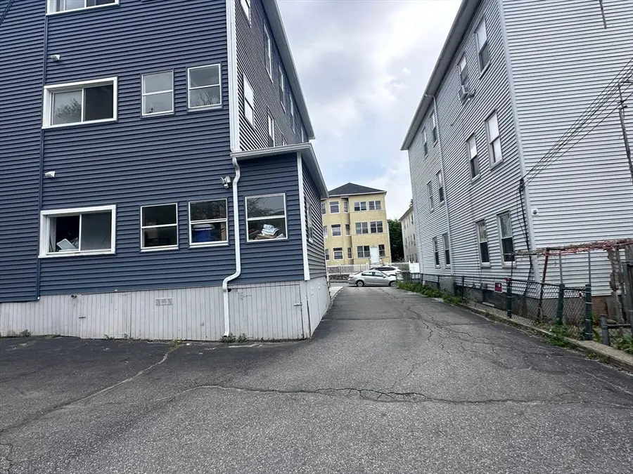 55 Seymour St, Worcester, MA 01610 - #3