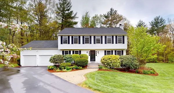 8 Lynnwood Dr, Rutland, MA 01543