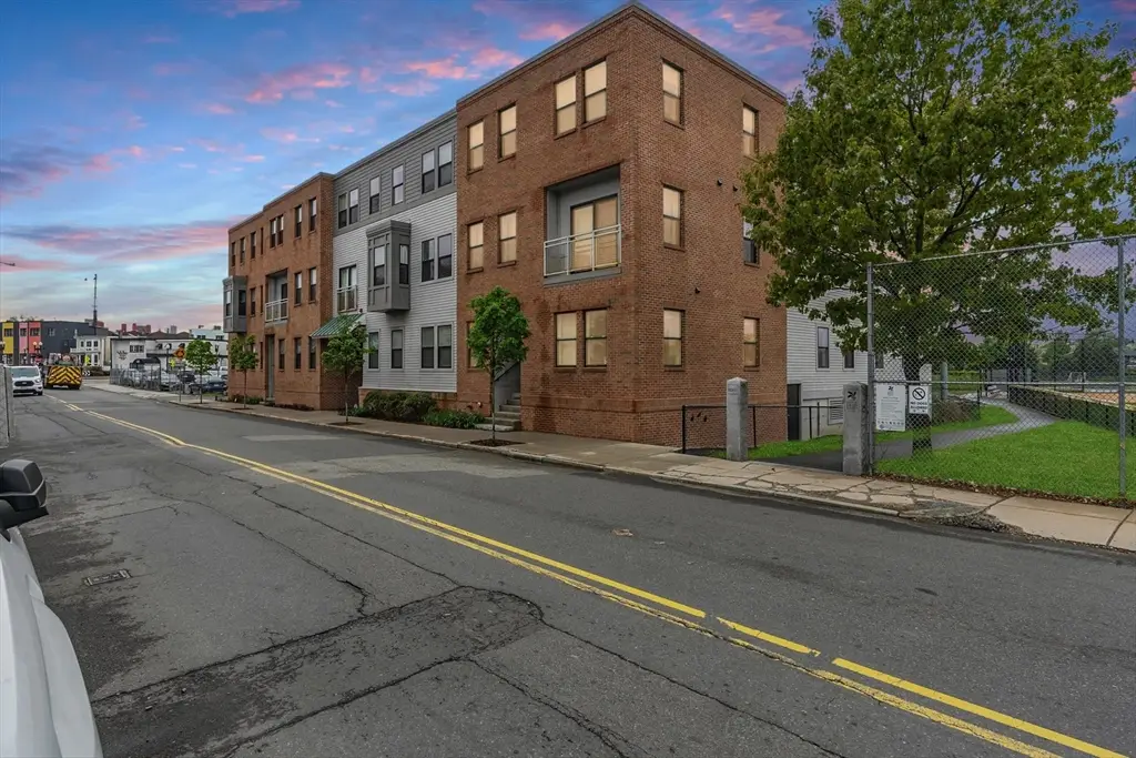 16 Boardman St #204, Boston, MA 02128 - #1