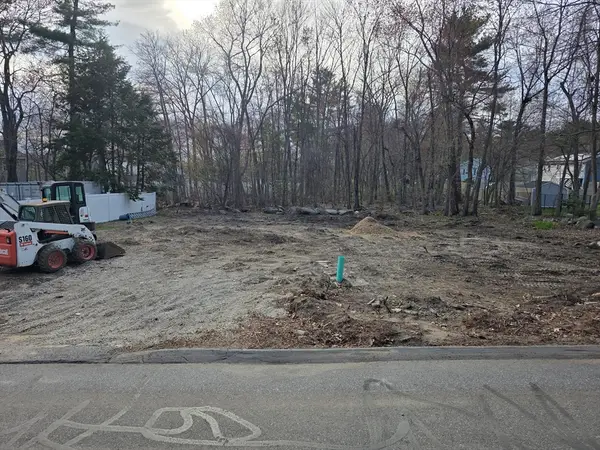 3 Stanwood Rd, Salem, NH 03079